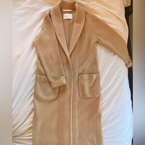 Aritzia Babaton Luxe Lounge Jacket, M